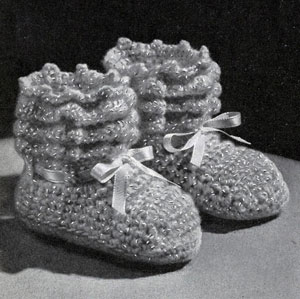 Shell Stitch Baby Set Pattern booties