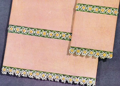 Daisy Pillow Case & Sheet Edging and Insertion Pattern