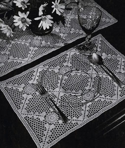 Placemats & Runner Number 7712 Pattern