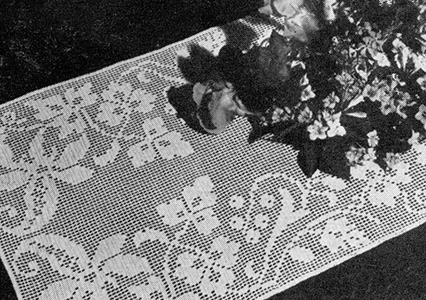 Lace Vine Table Runner Pattern #7613