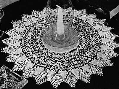 Doily with Linen Center Pattern #4401