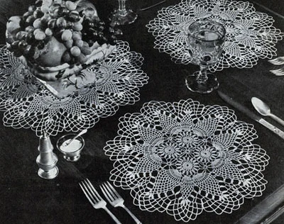 Pineapple Round Luncheon Set Pattern #7857