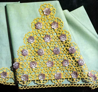 Petal Pyramid Motif Pattern