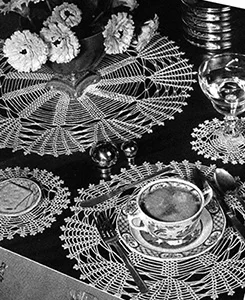 Spinning Wheel Luncheon Set Pattern #7558
