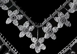 Narrow Violet Edging Pattern