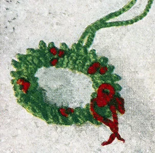 Holly Wreath Curtain Pulls Patterns