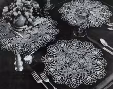 Pineapple Round Luncheon Set Pattern #7857
