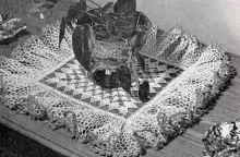 Ruffles and Forget-Me-Nots Centerpiece Pattern
