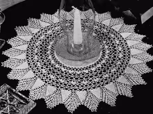 Doily with Linen Center Pattern #4401